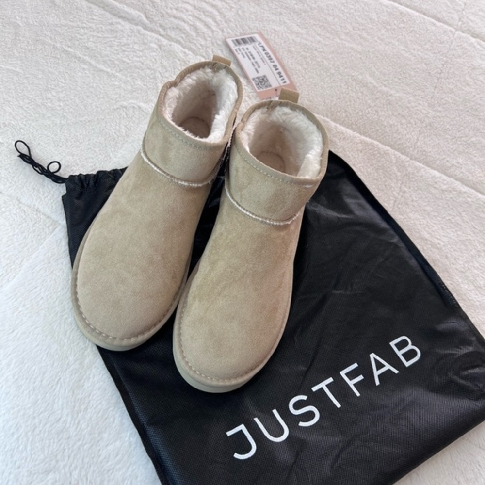 JustFab Incense Fuzzies Boots size 8